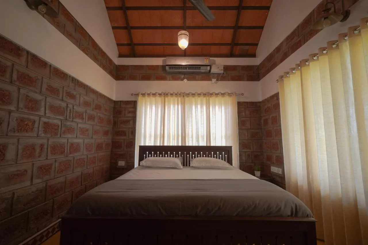 Ekantha Ala Murinjupuzha 0*,  India